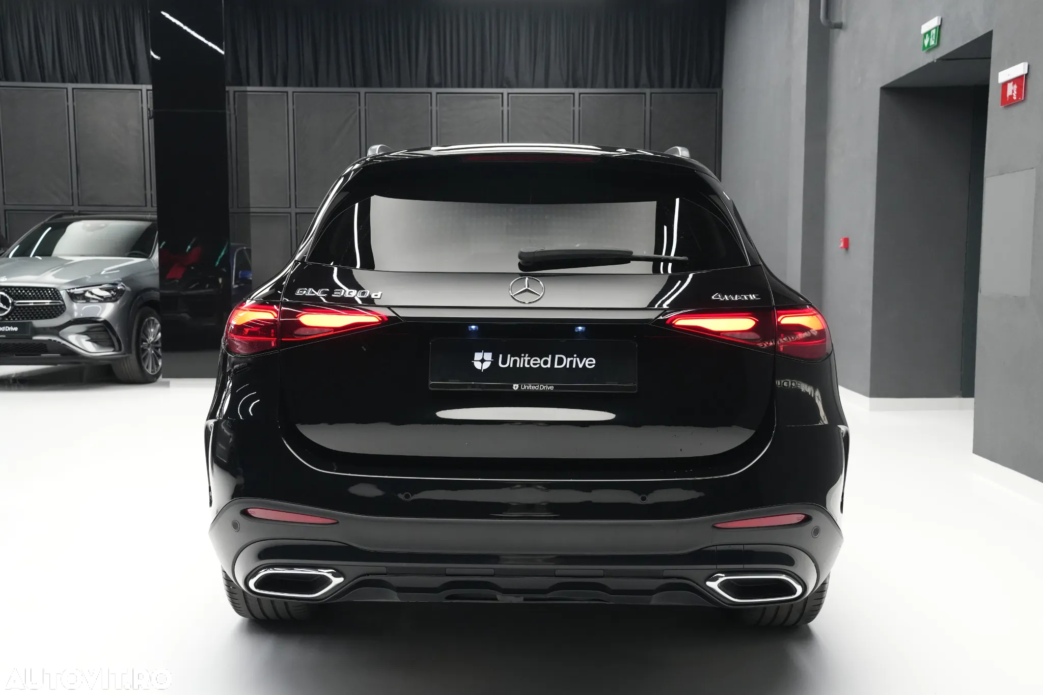 Mercedes-Benz GLC 300 d 4Matic 9G-TRONIC AMG Line Advanced - 22