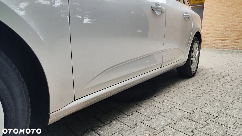 Renault Megane ENERGY TCe 100 EXPERIENCE - 17