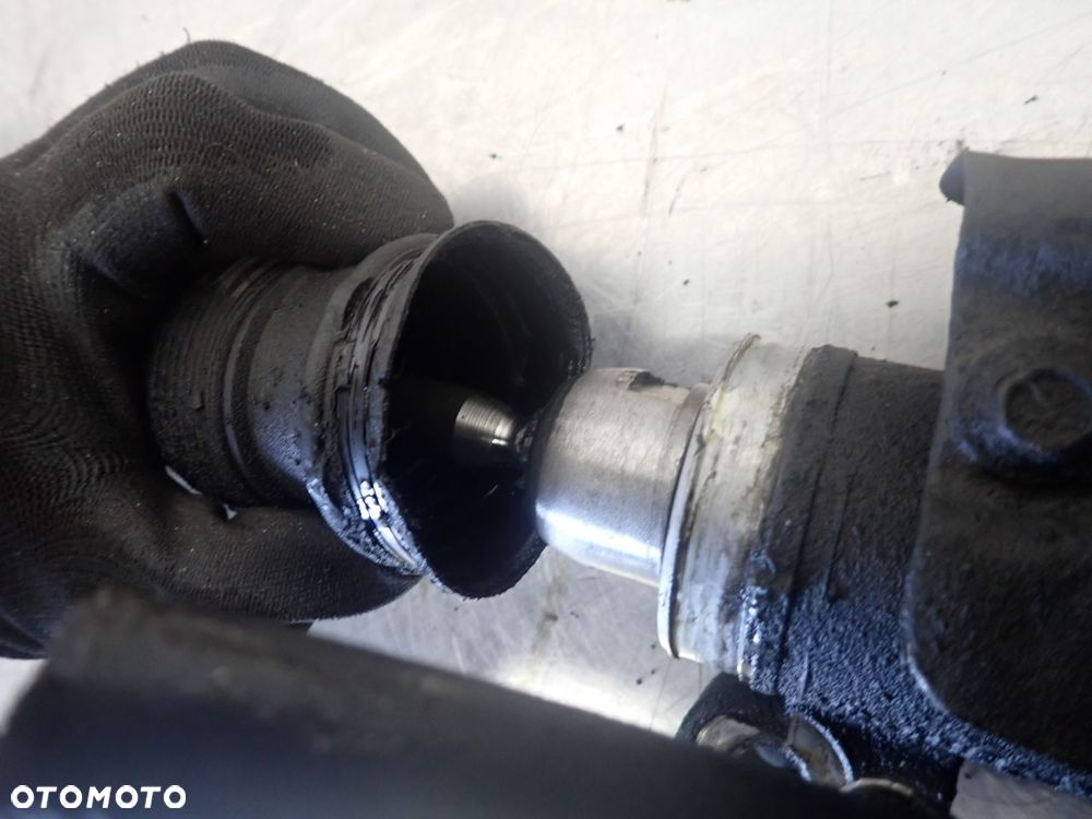 MAGLOWNICA ZE WSPOMAGANIEM FORD FOCUS MK2 - 6