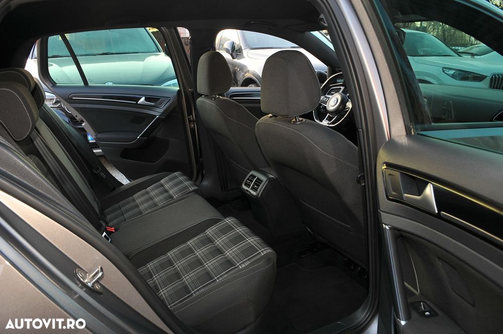 Volkswagen Golf GTD (BlueMotion Technology) DSG - 7
