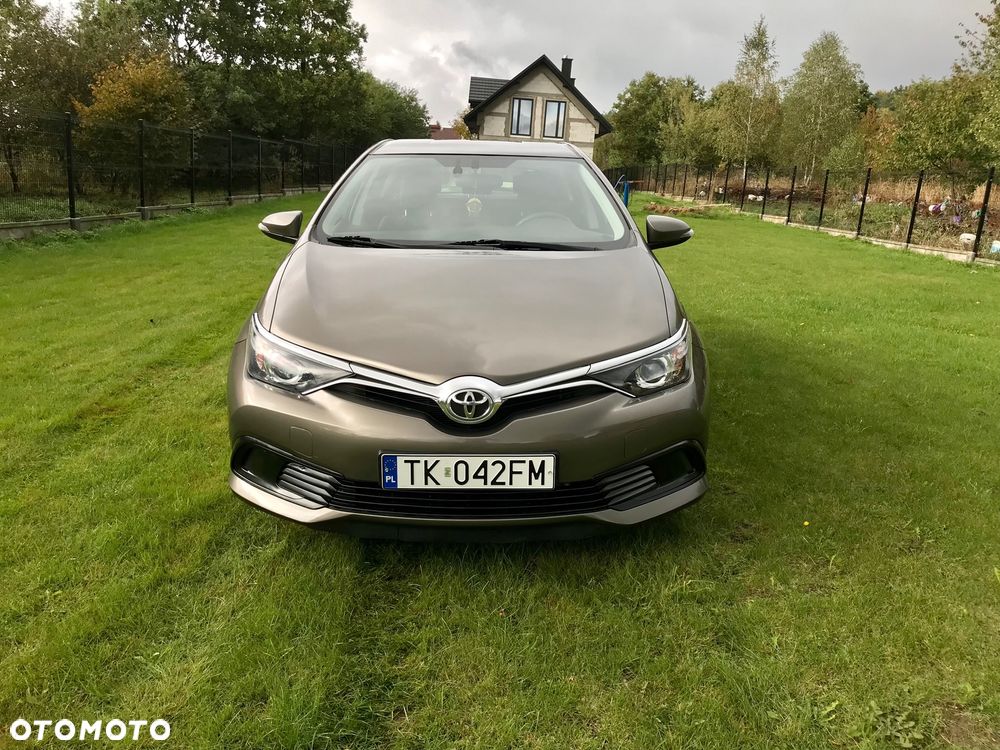 Toyota Auris - 1