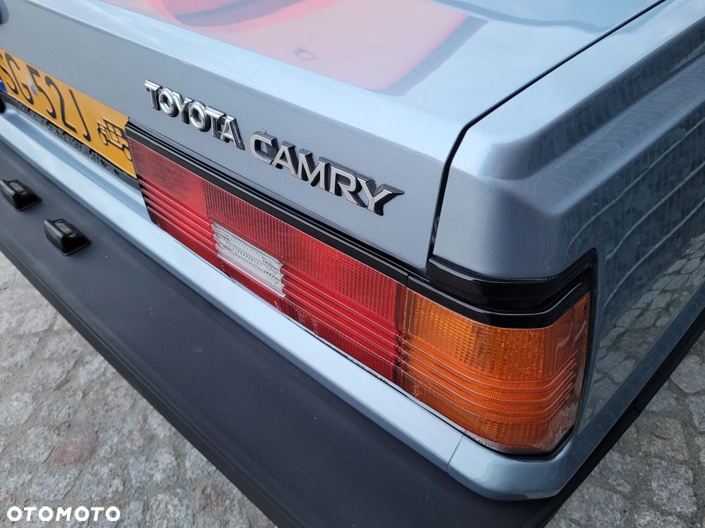 Toyota Camry - 22