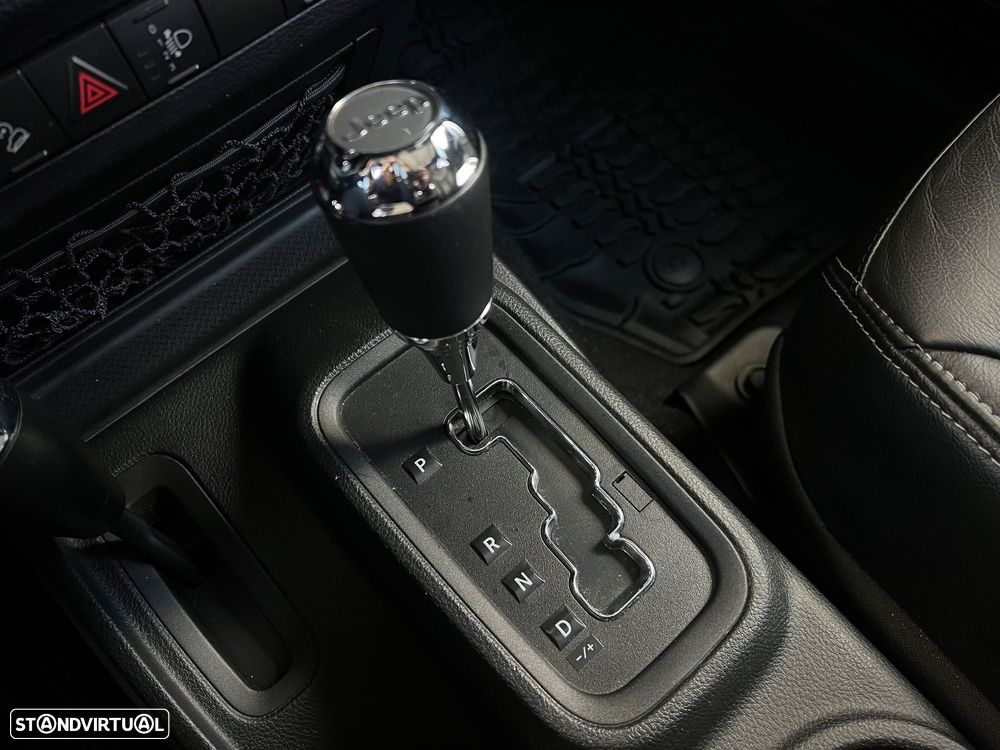 Jeep Wrangler Unlimited 2.8 CRD Sahara AT - 15