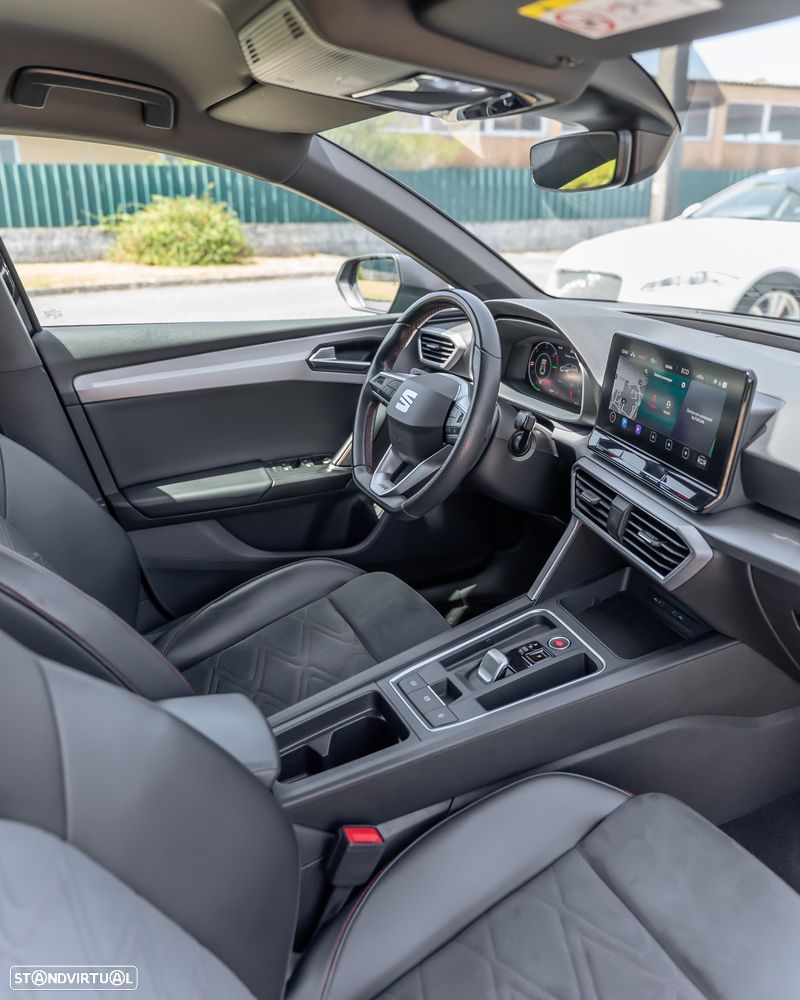SEAT Leon ST 1.5 e-Hybrid DSG FR Black Edition - 31