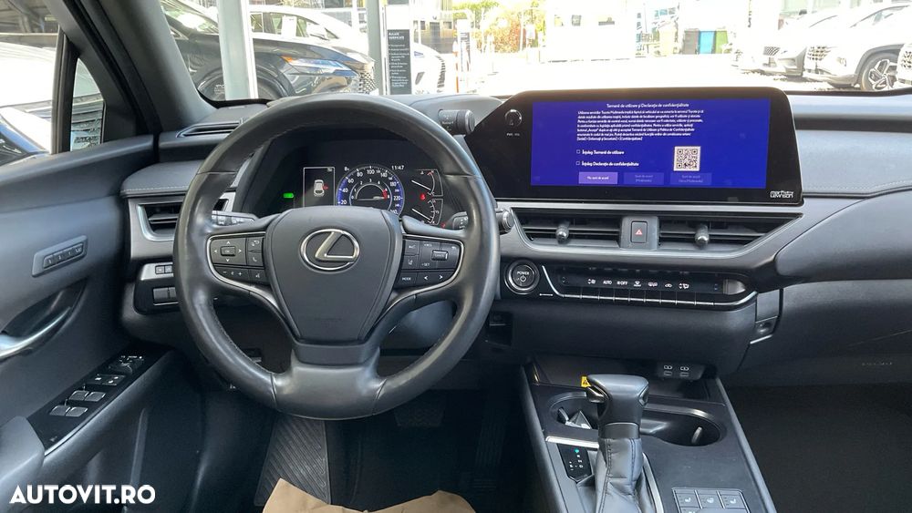 Lexus UX 250h (E-FOUR) Luxury Line - 30