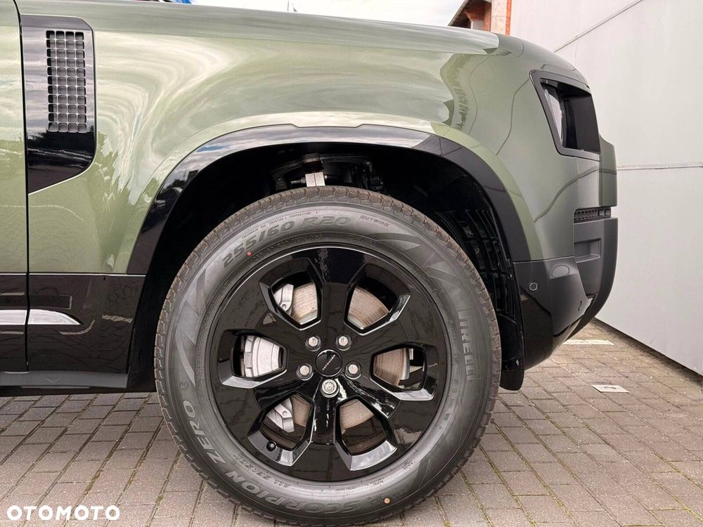 Land Rover Defender - 10