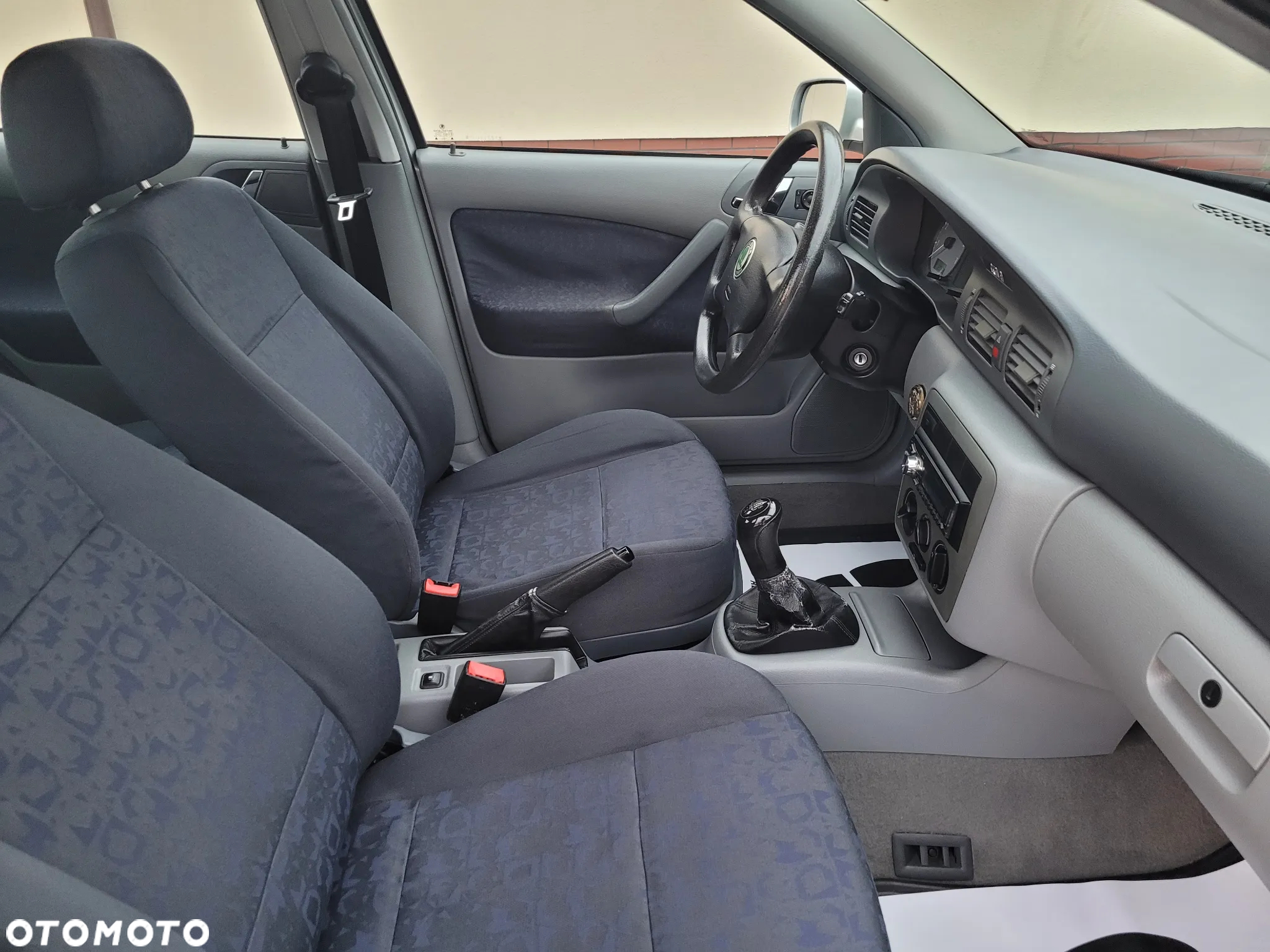 Skoda Octavia 1.6 GLX - 24