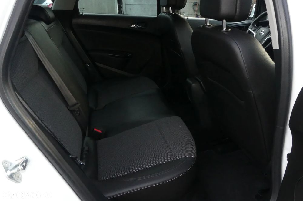 Opel Astra 1.4 T Cosmo EU6 - 9