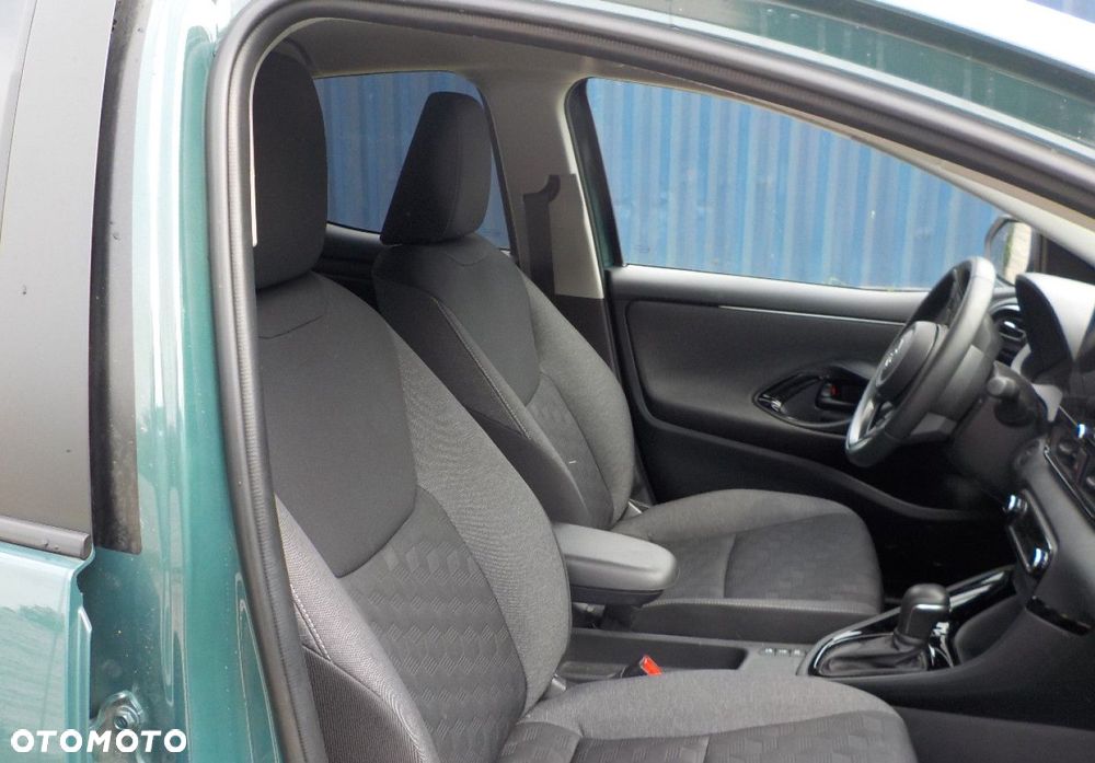 Toyota Yaris - 16