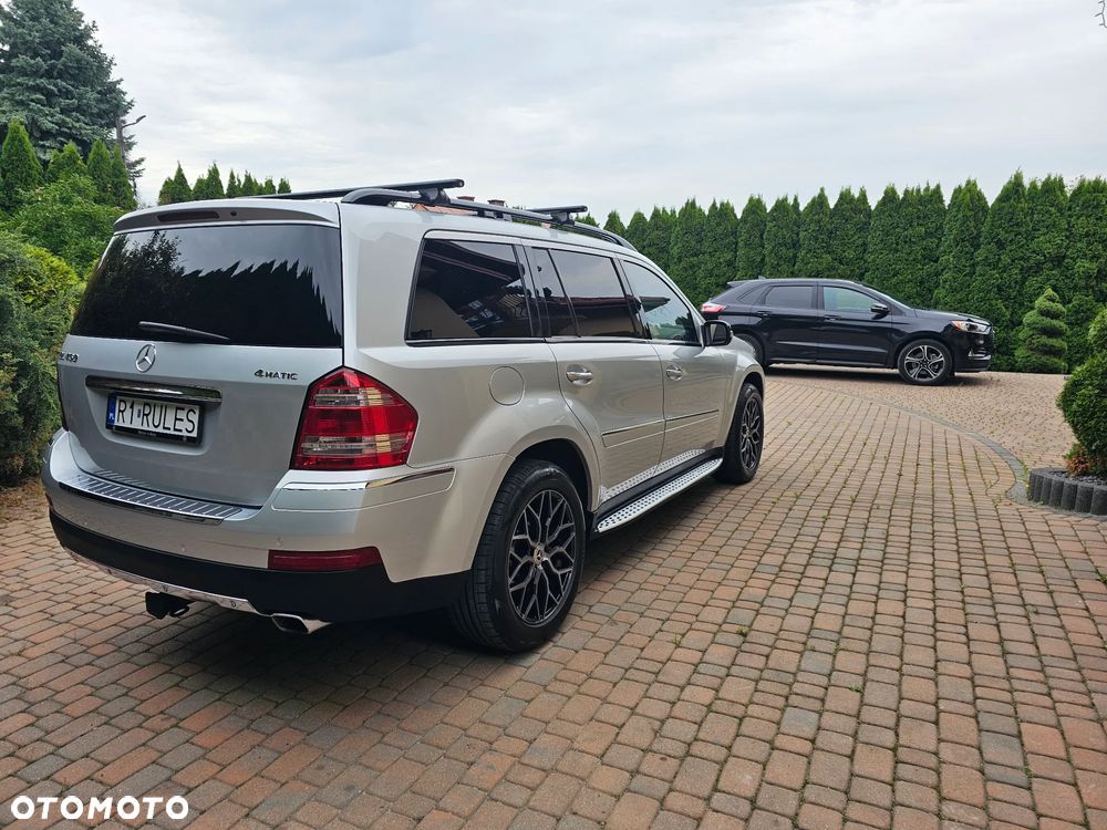Mercedes-Benz GL - 13