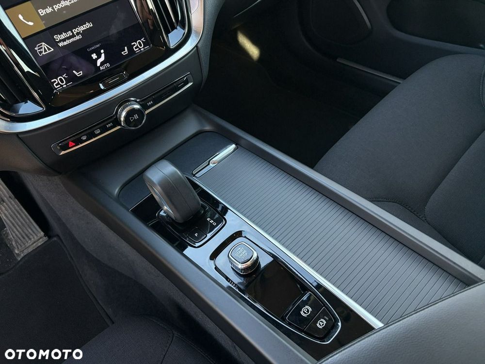 Volvo V60 B4 D Momentum Pro - 23