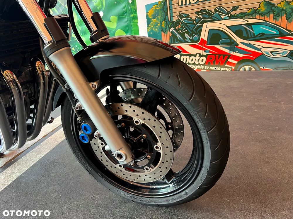 Yamaha XJR - 18