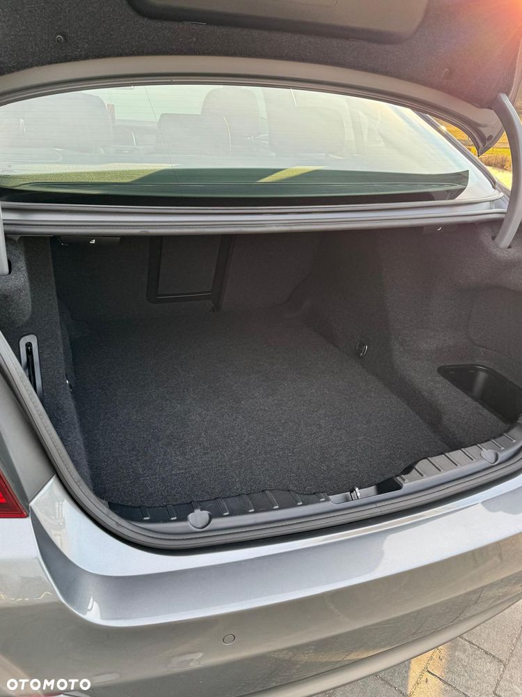 BMW Seria 5 525d xDrive - 22