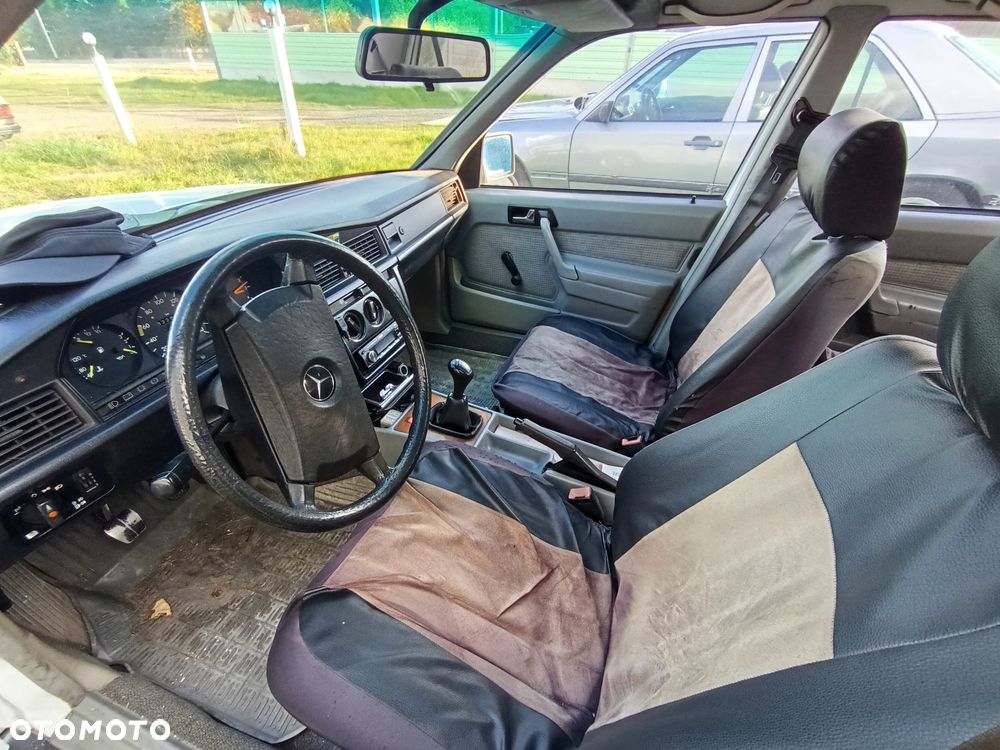 Mercedes-Benz W201 (190) - 6
