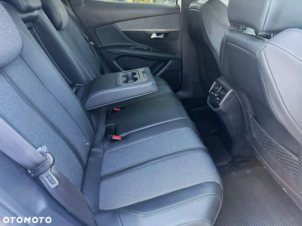 Peugeot 3008 1.2 PureTech GPF Allure S&S - 16