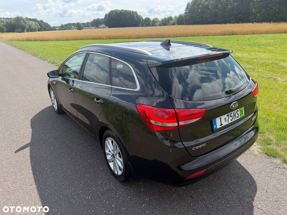 Kia Ceed - 9