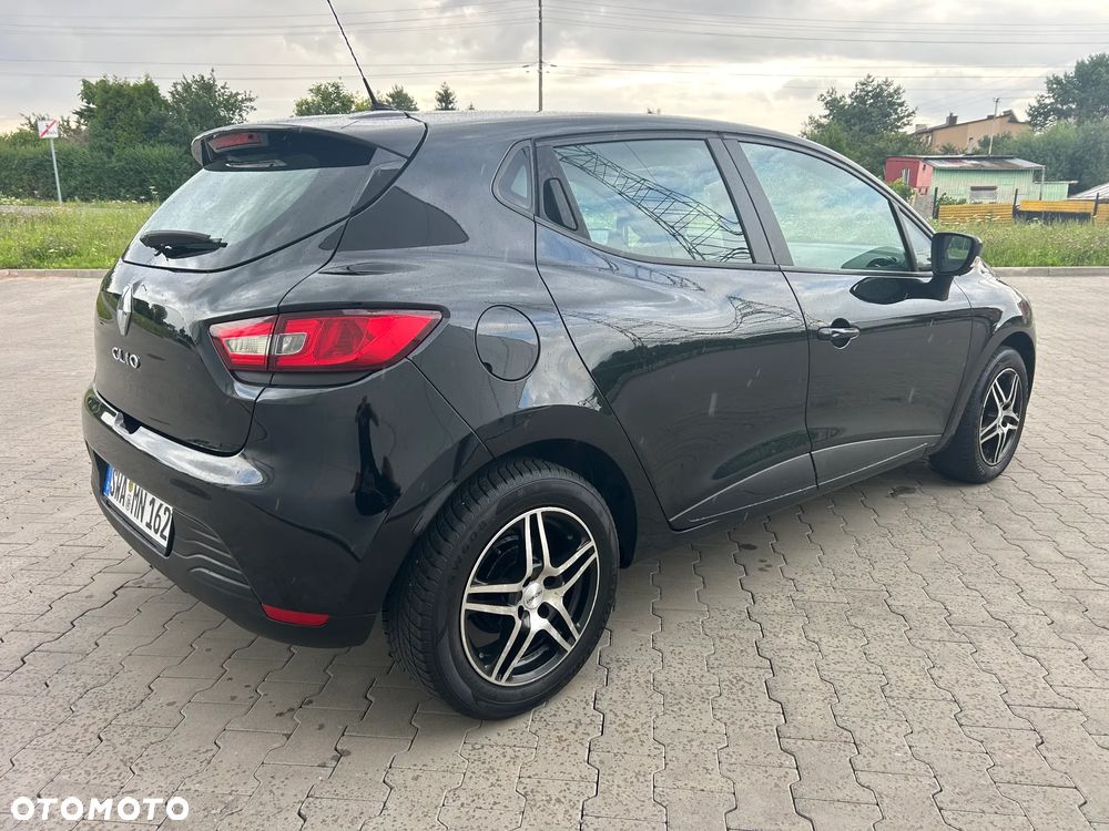 Renault Clio 1.2 16V 75 Business - 12