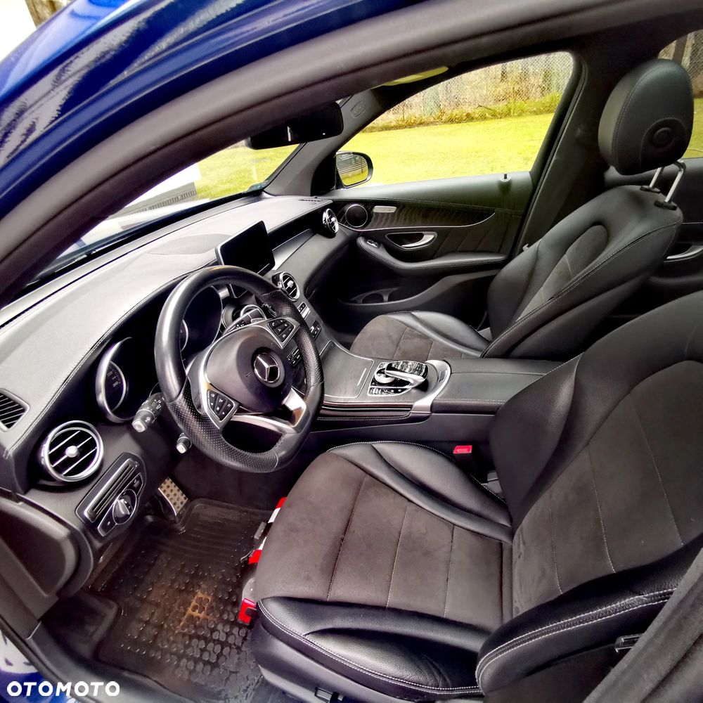 Mercedes-Benz GLC 250 4Matic 9G-TRONIC AMG Line - 10