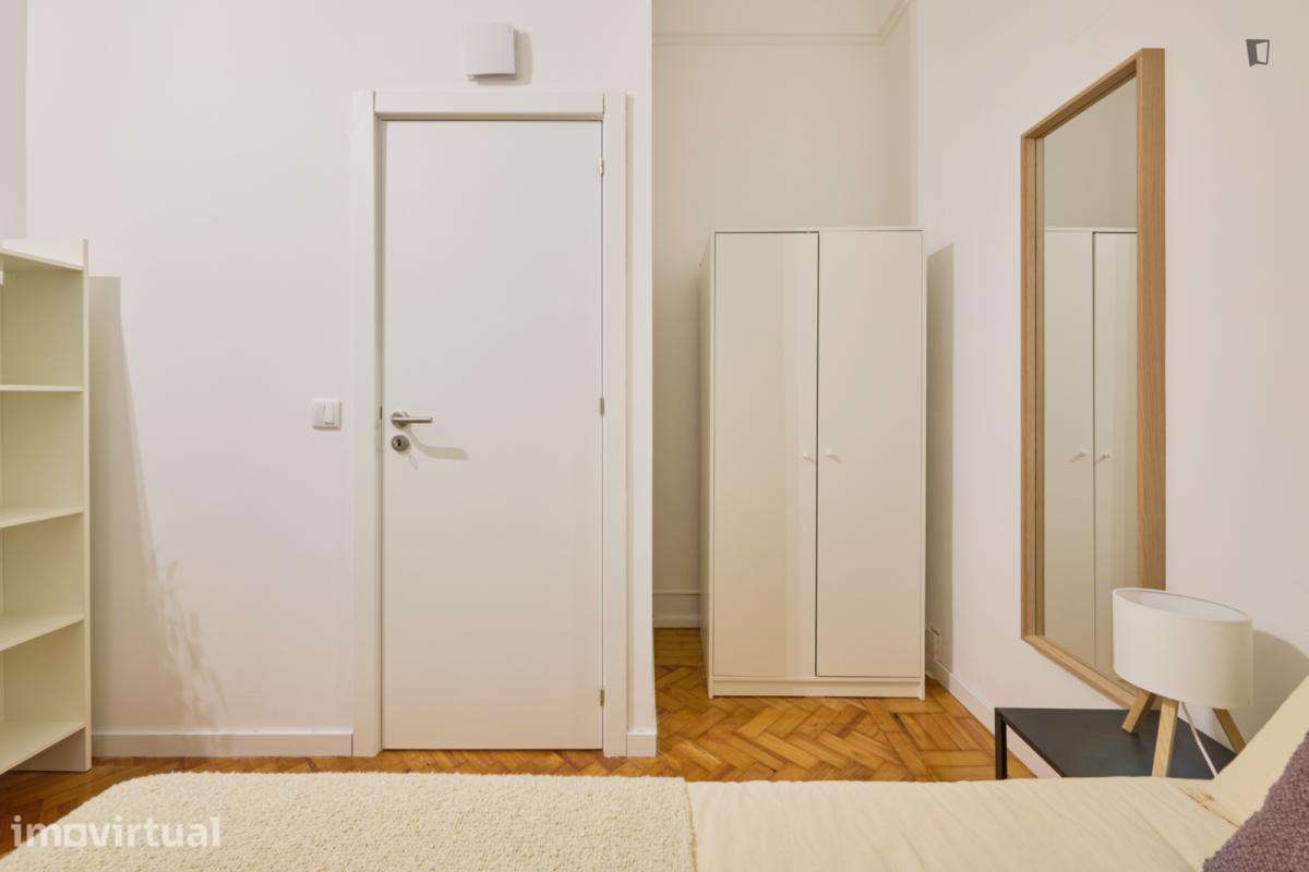 Quarto - localizado em Alameda Lisbon - Grande imagem: 5/26