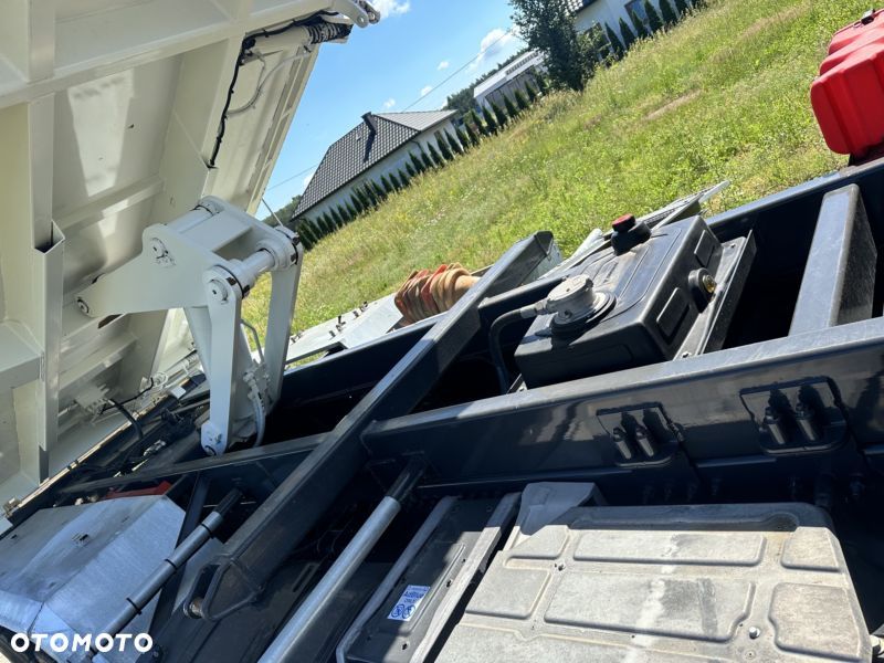 Renault C 380 6X4 - 7