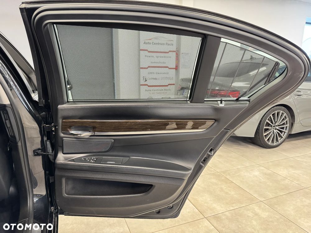 BMW Seria 7 - 11