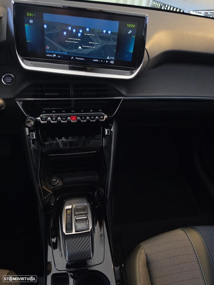 Peugeot e-208 Allure - 21