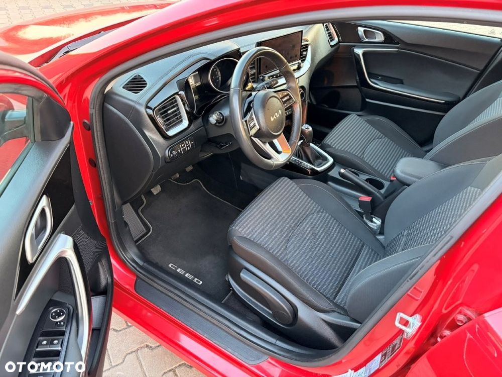 Kia Ceed - 25