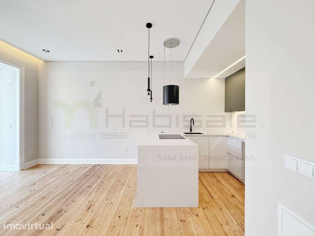 T3 totalmente remodelado c/logradouro 40m2 na Av. Almirante Reis - Grande imagem: 4/34