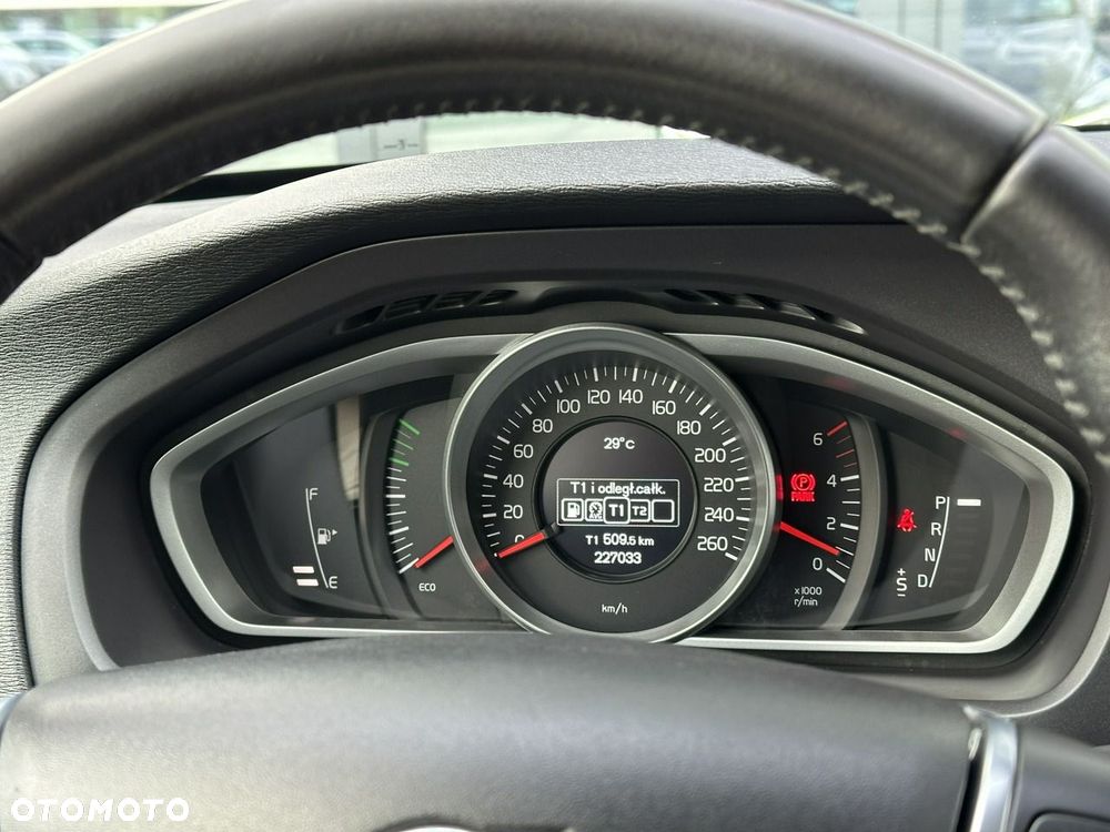Volvo V40 D3 Geartronic Momentum - 16