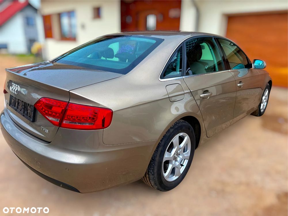 Audi A4 Limousine - 5