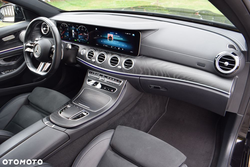 Mercedes-Benz Klasa E 220 d 4-Matic AMG/Avantgarde - 24