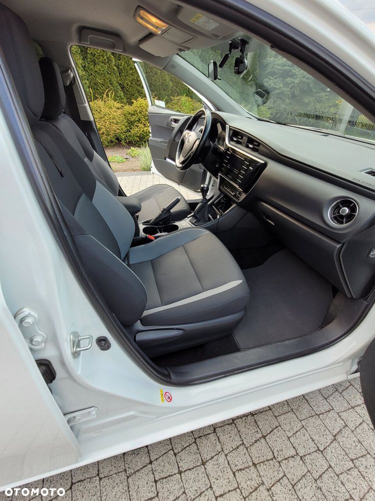 Toyota Auris 1.4 D-4D Active - 6