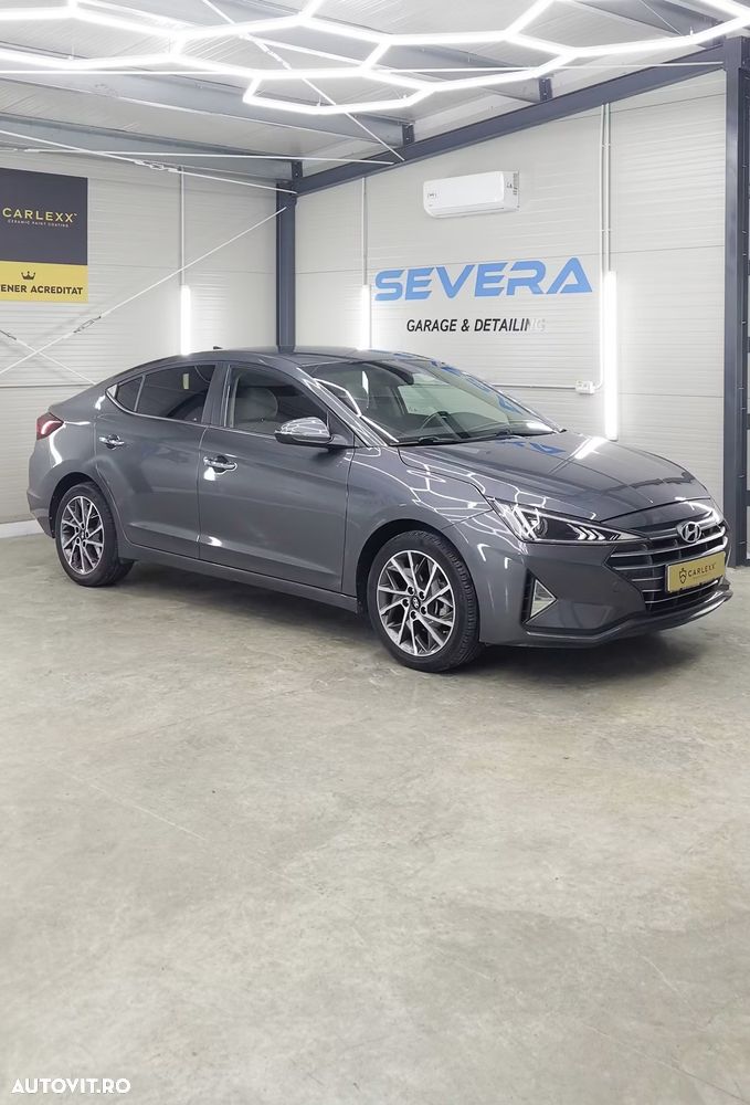 Hyundai Elantra 1.6 MPi Exclusive - 1