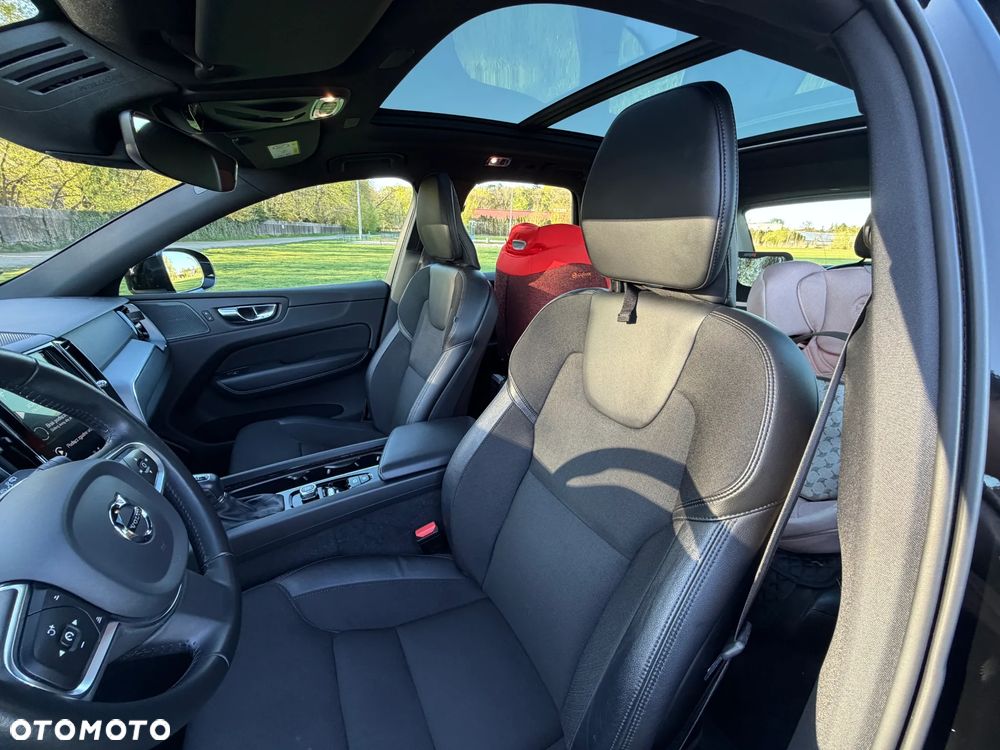 Volvo XC 60 D4 Momentum Pro - 12