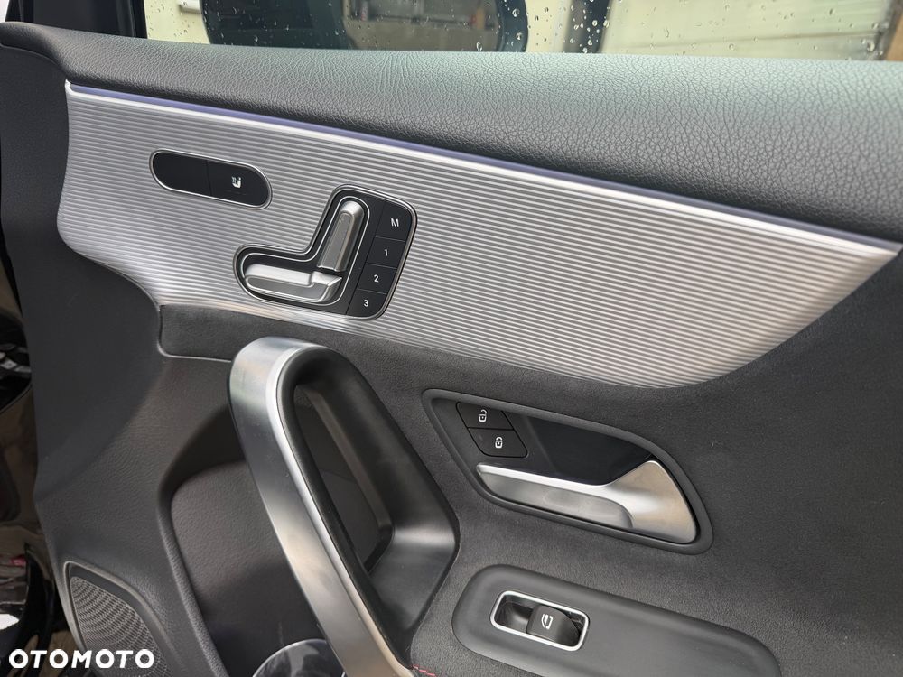 Mercedes-Benz Klasa A 220 4Matic 7G-DCT AMG Line - 23