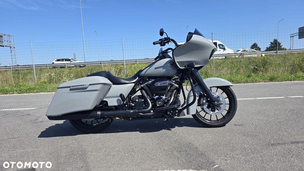 Harley-Davidson Touring Road Glide - 17