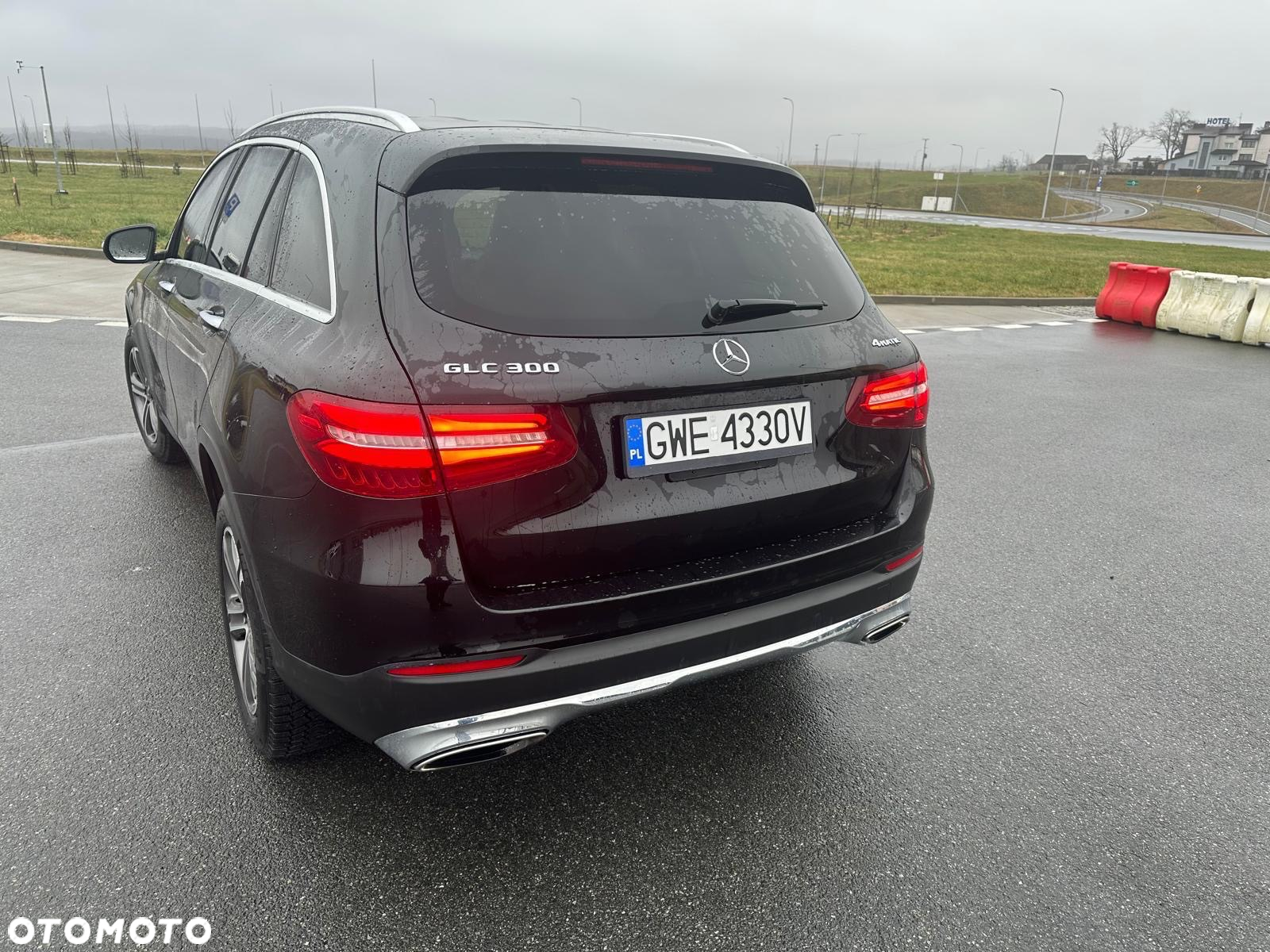 Mercedes-Benz GLC 300 Coupe 4Matic 9G-TRONIC - 12