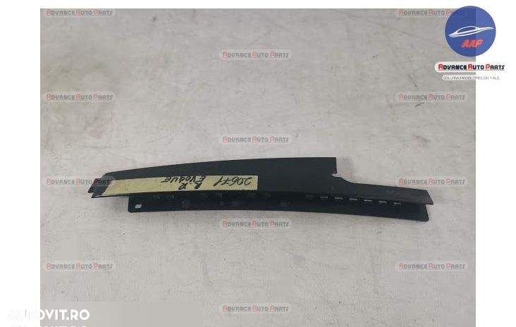 Ornament Stalp Usa Dreapta Spate original Land Rover  Range Rover Evoq - 1