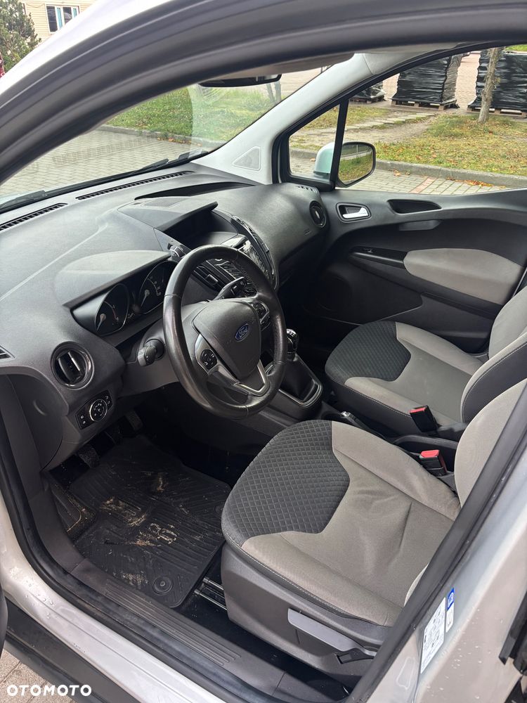 Ford Tourneo Courier 1.5 TDCi Titanium - 12
