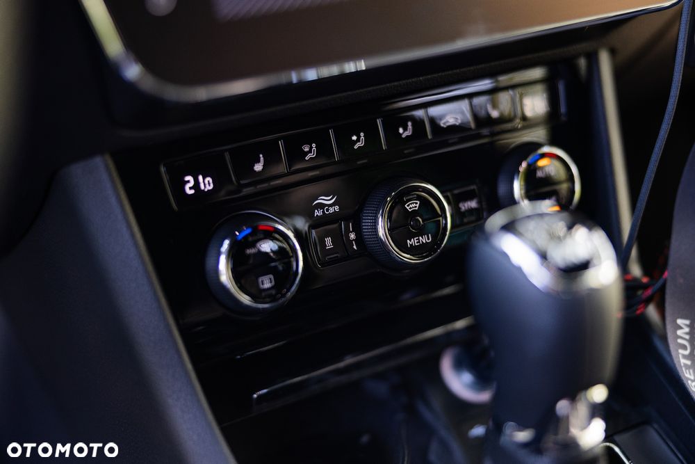 Skoda Superb 2.0 TDI SCR 4x4 L&K DSG - 18