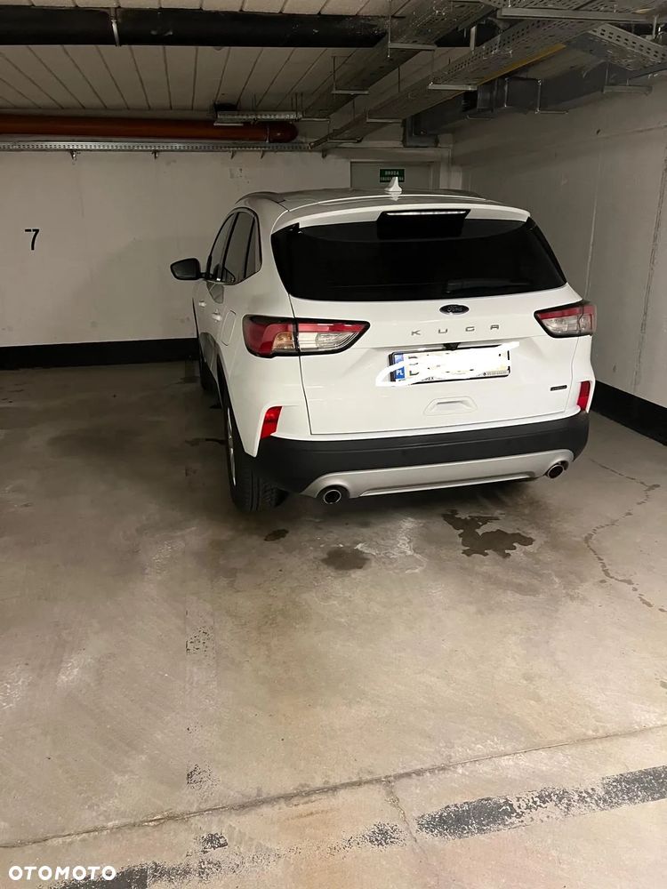 Ford Kuga - 10