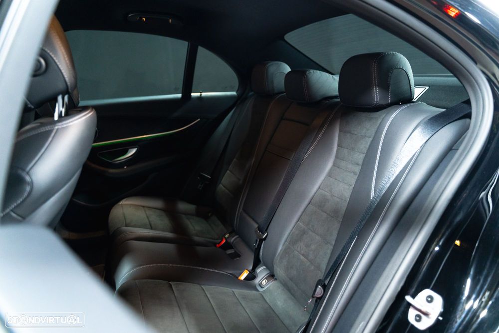 Mercedes-Benz E 300 de AMG Line - 13