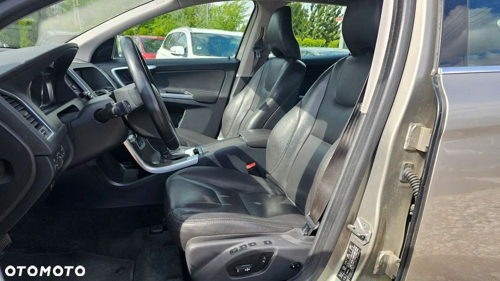 Volvo XC 60 D3 Geartronic Momentum - 5