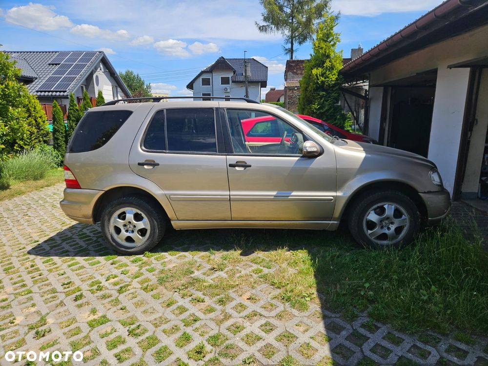 Mercedes-Benz ML 320 - 1