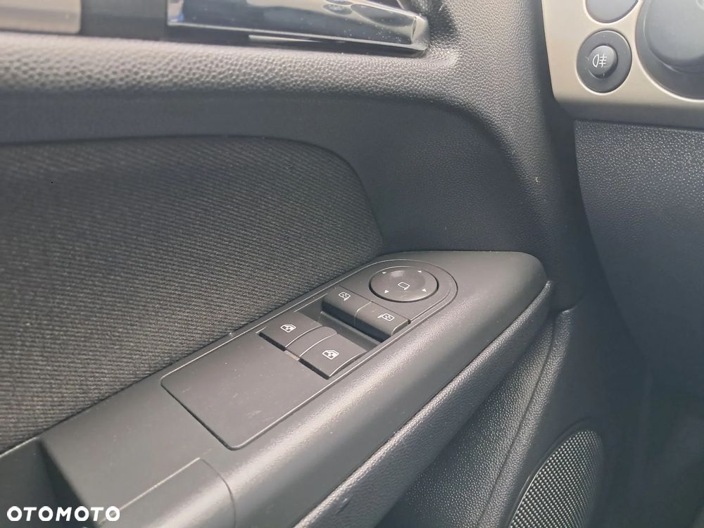 Opel Astra - 19