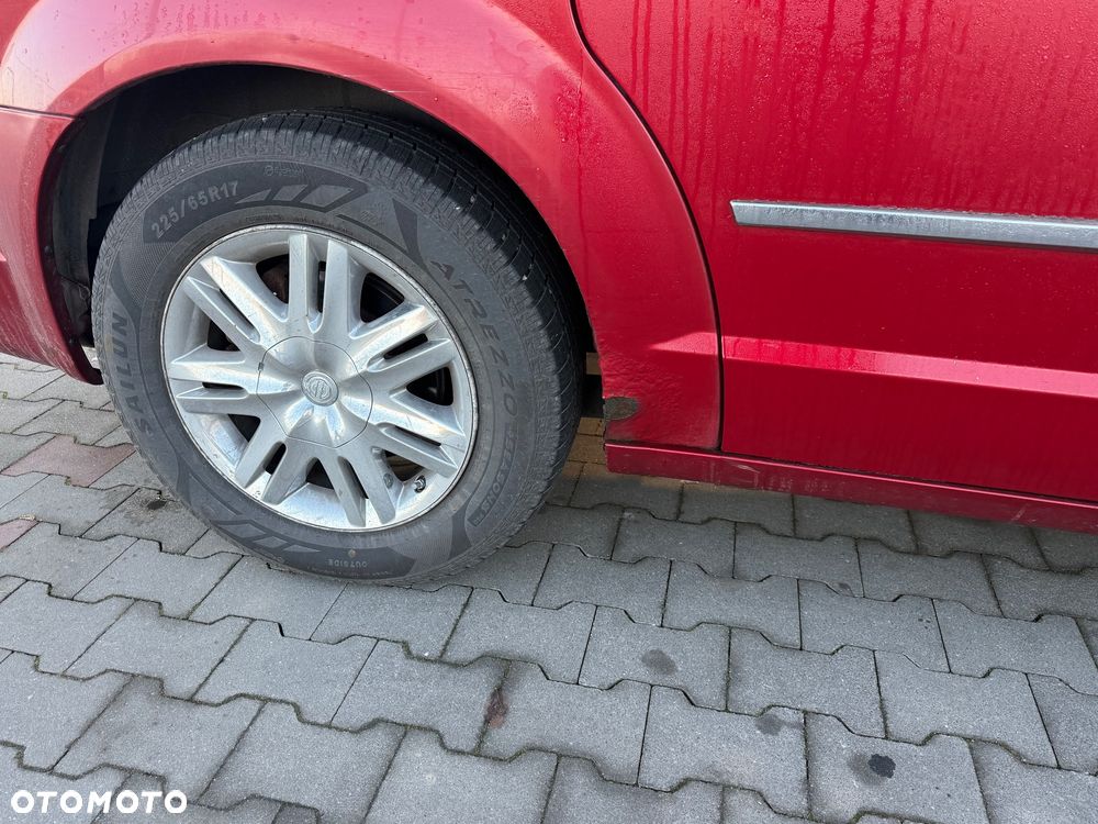 Chrysler Town & Country - 15