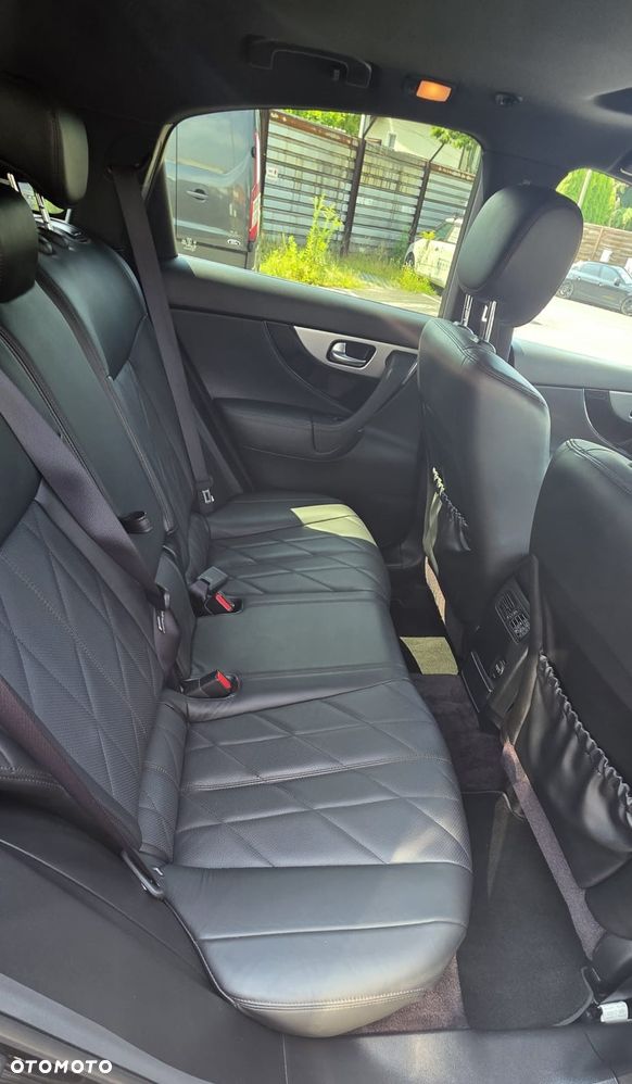 Infiniti QX70 3.0d S - 8