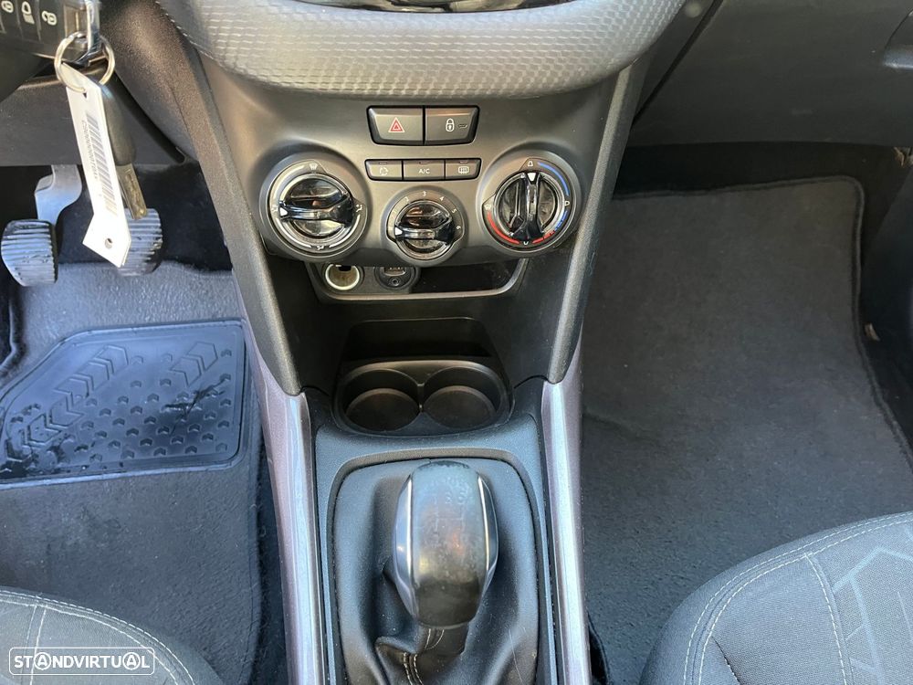 Peugeot 2008 1.2 PureTech Style - 12