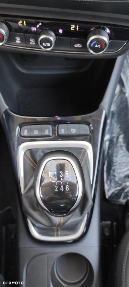 Opel Crossland X - 16