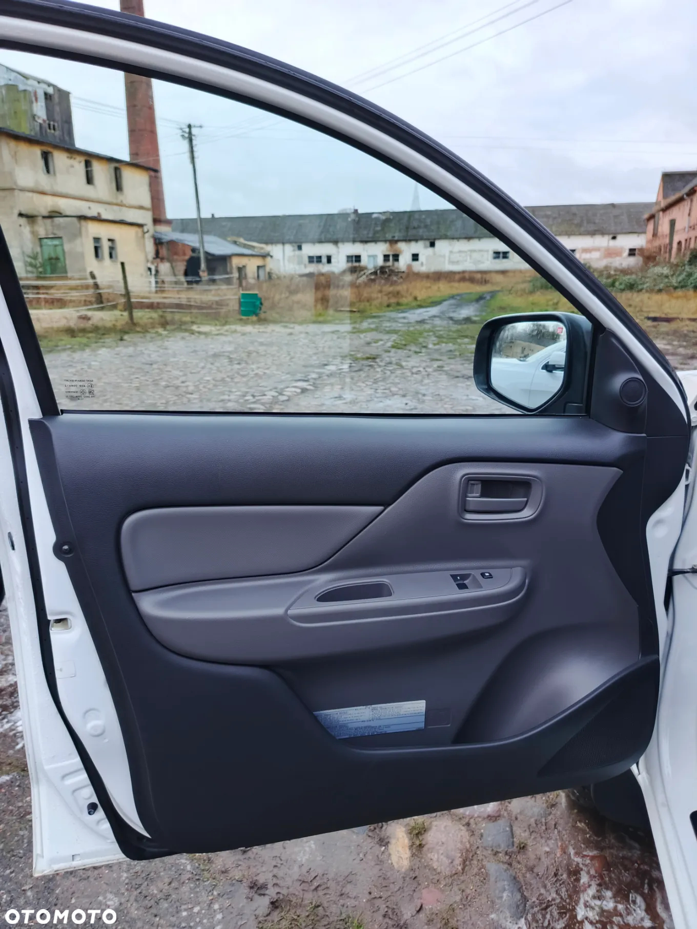 Mitsubishi L200 2.4 d CC Invite EU6 - 10